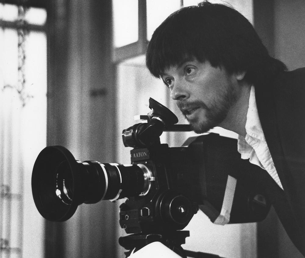 Ken burns taking a picture